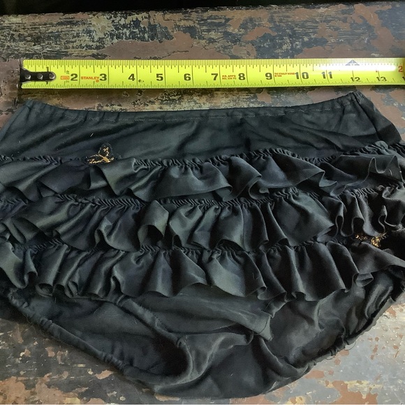 Retro Style Ruffled Bottoms - Picture 4 of 5